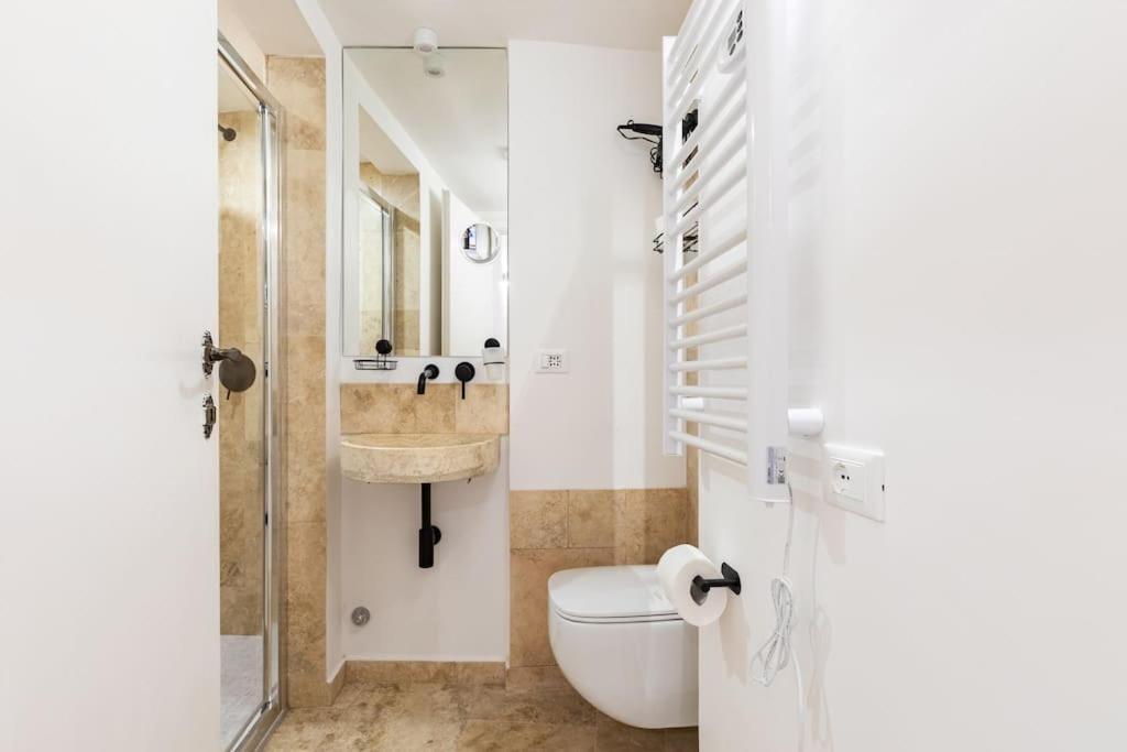 Bottega Augustea Duplex Apartment In Monti Rome Exterior photo